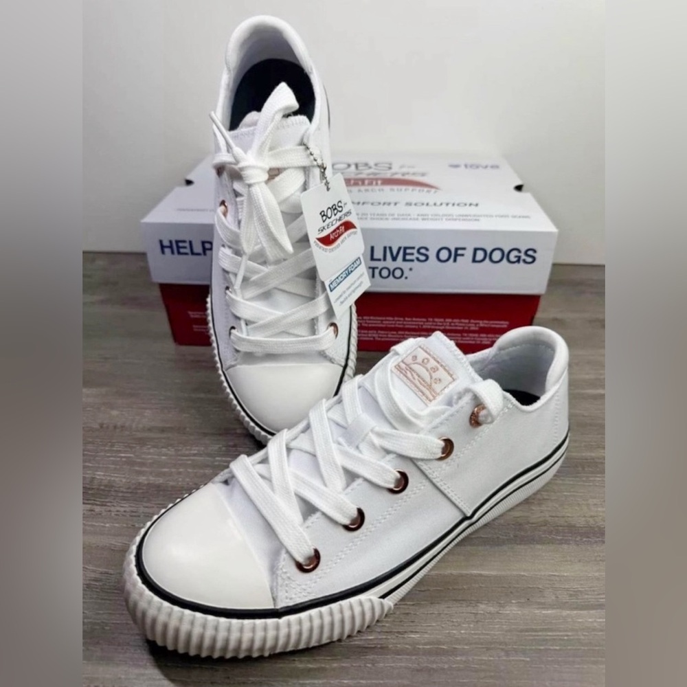 BNIB Bobs Skechers Archfit Utopia white sneakers.
